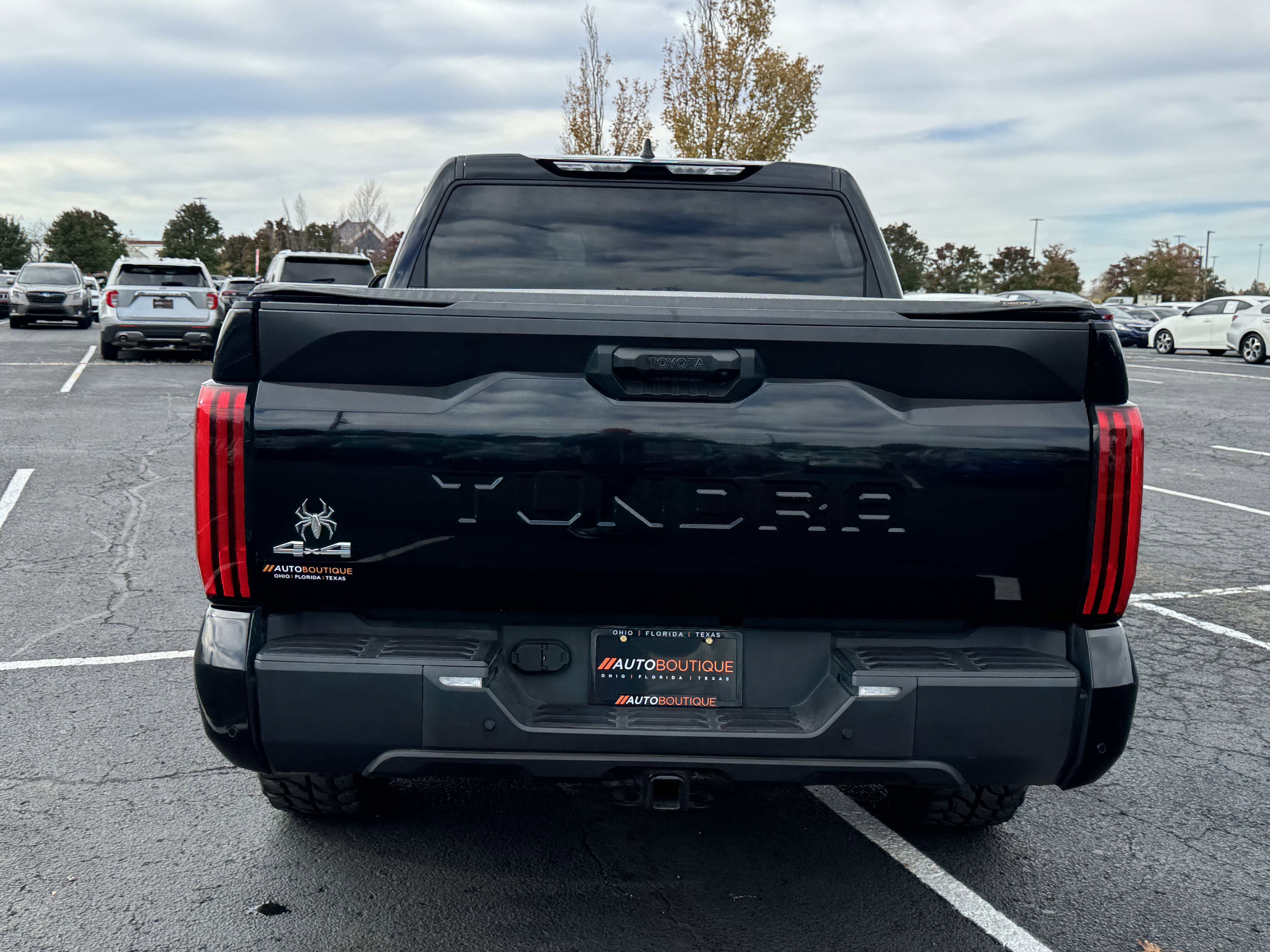 Used 2022 Toyota Tundra SR5 w/ SR5 Convenience Package image 10