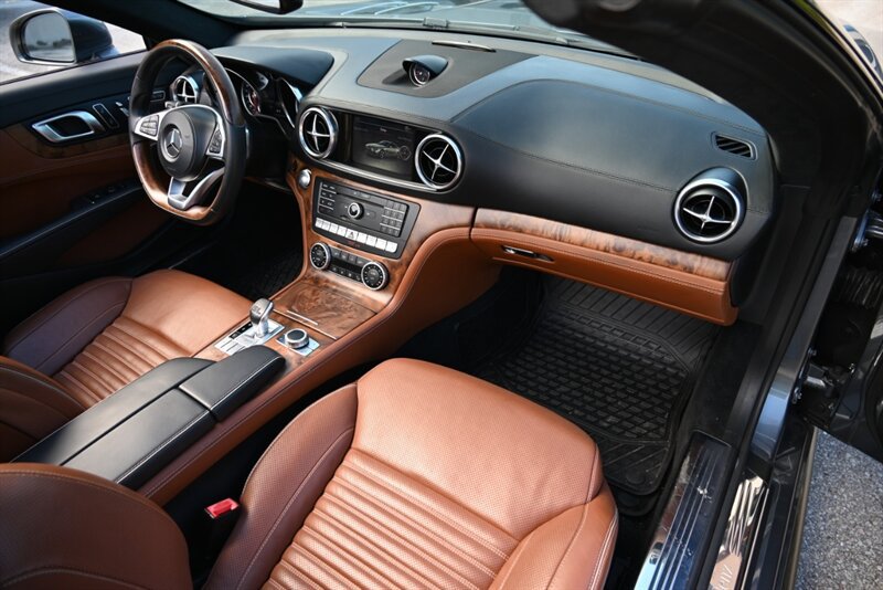 Used 2017 Mercedes-Benz SL 450 image 26