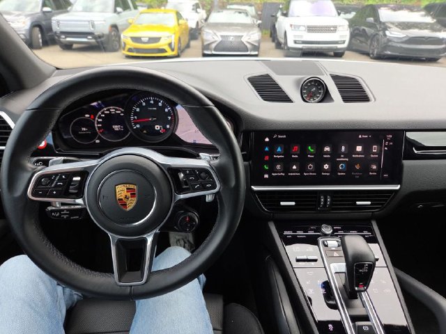 Used 2022 Porsche Cayenne AWD/4WD image 28