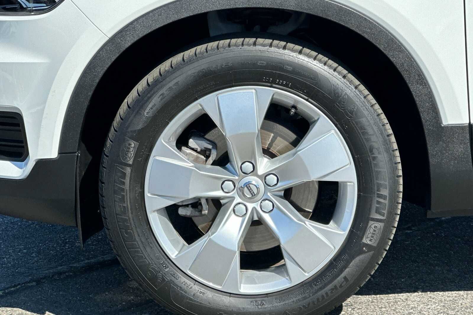 Used 2020 Volvo XC40 T4 Momentum FWD image 26