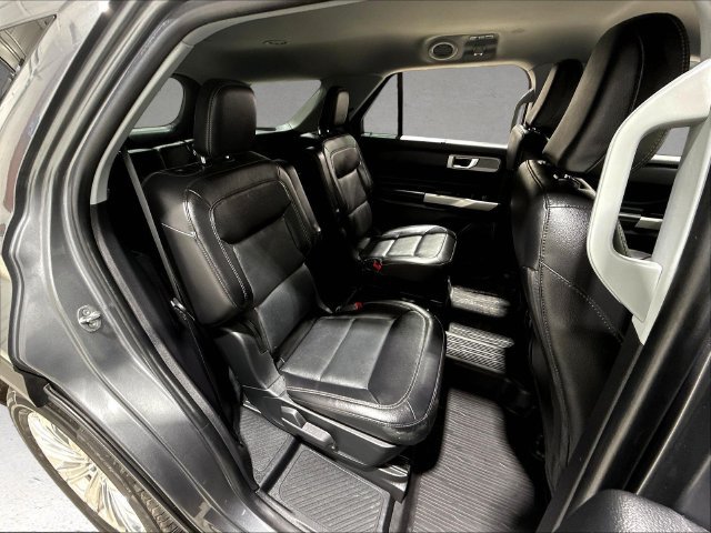 Used 2021 Ford Explorer Limited w/ Equipment Group 301A AWD/4WD image 29