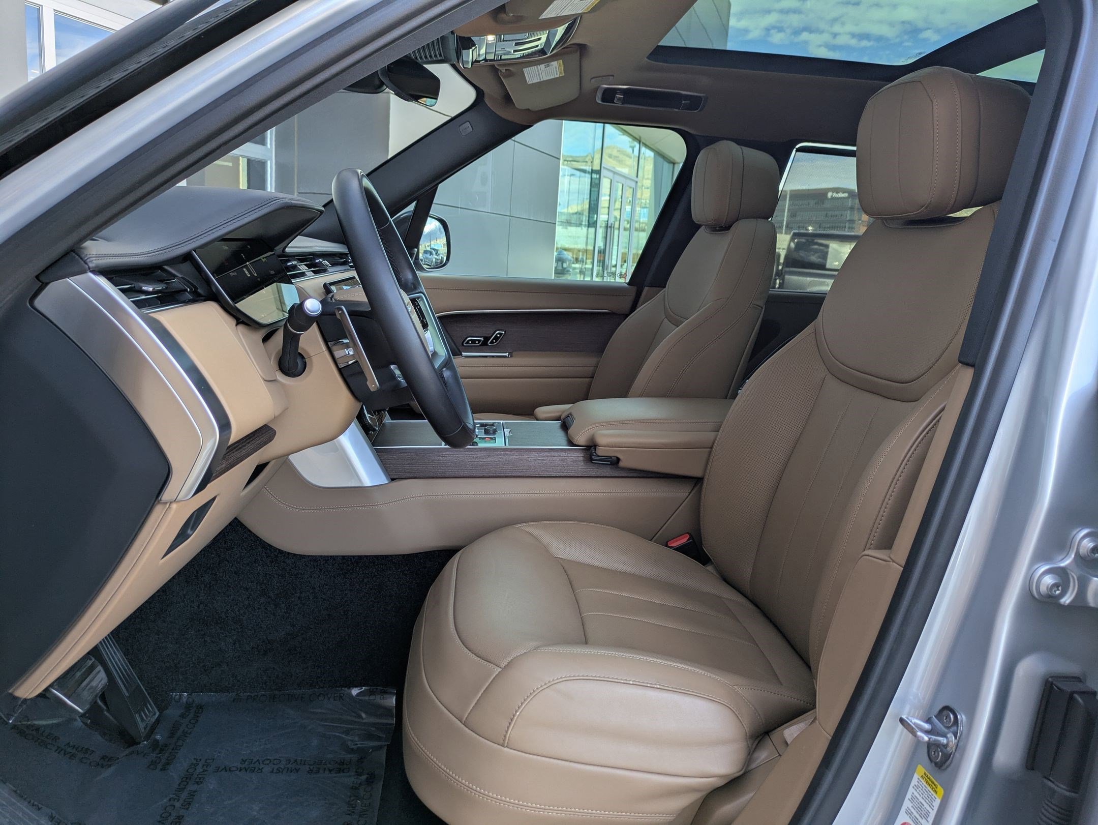 Certified 2023 Land Rover Range Rover SE image 24