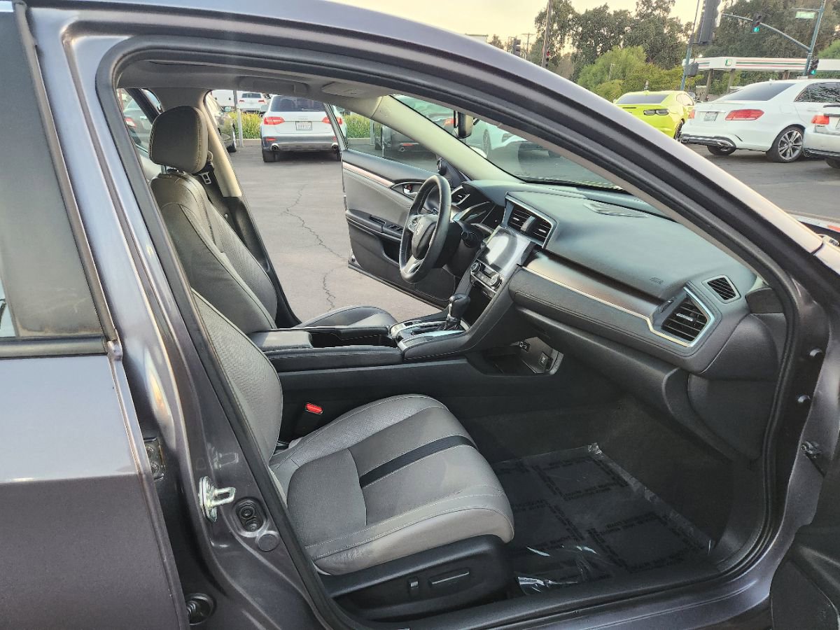 Used 2016 Honda Civic Touring image 13