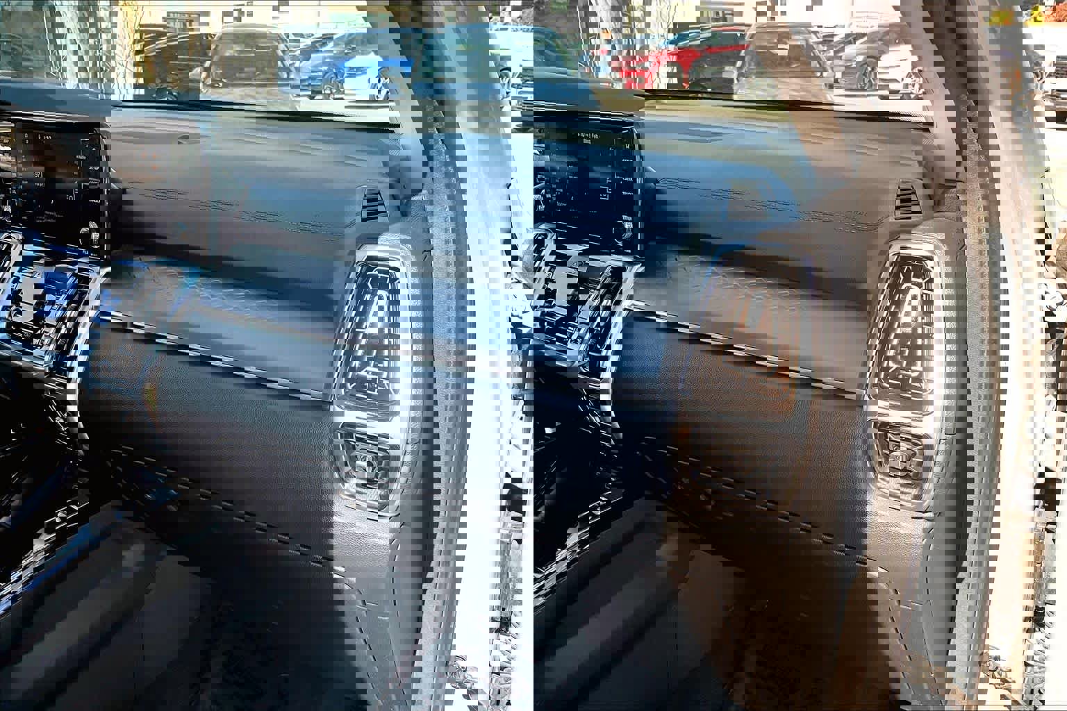 Used 2023 Kia Sorento SX image 19