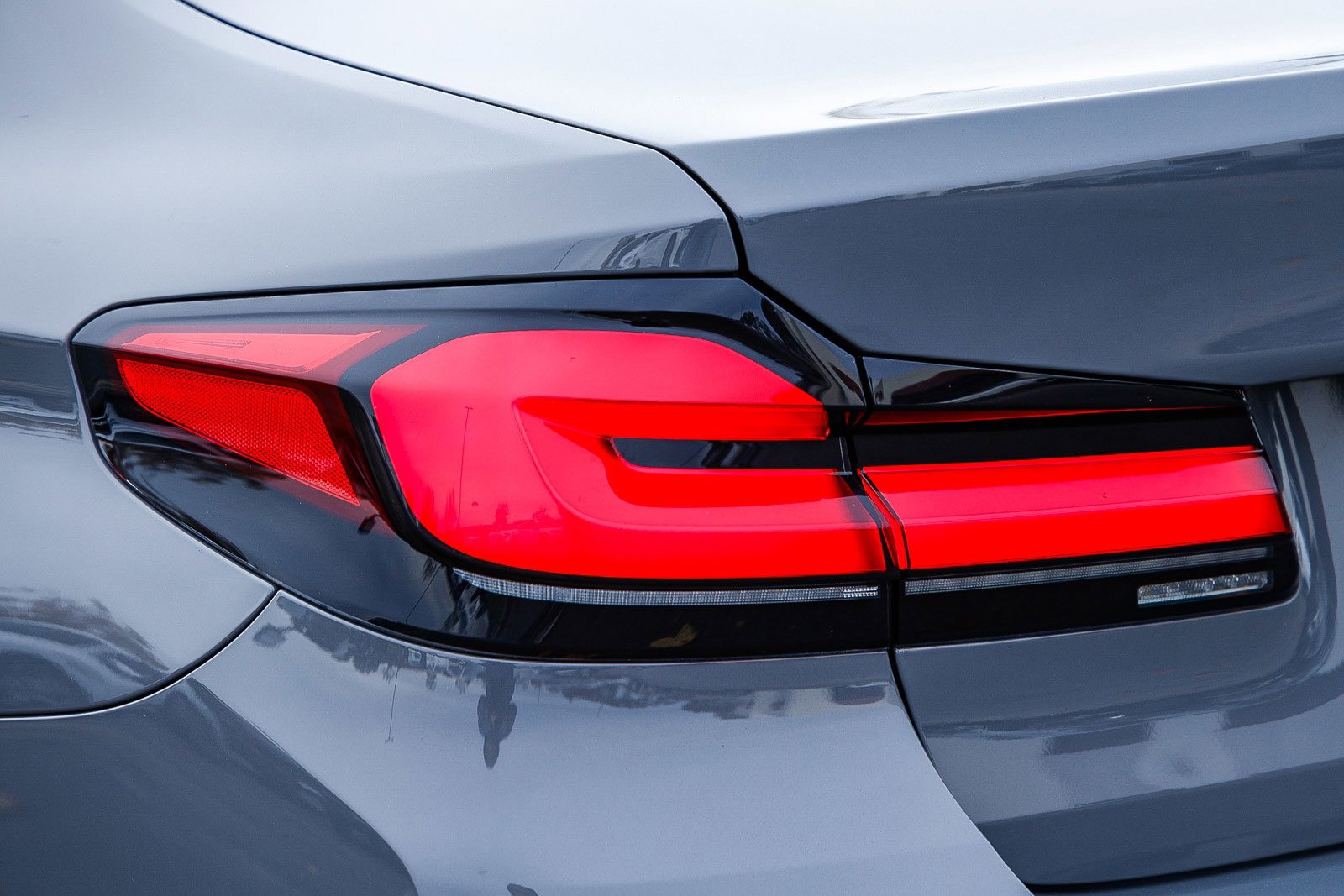 Used 2022 BMW 530i w/ Premium Package image 8