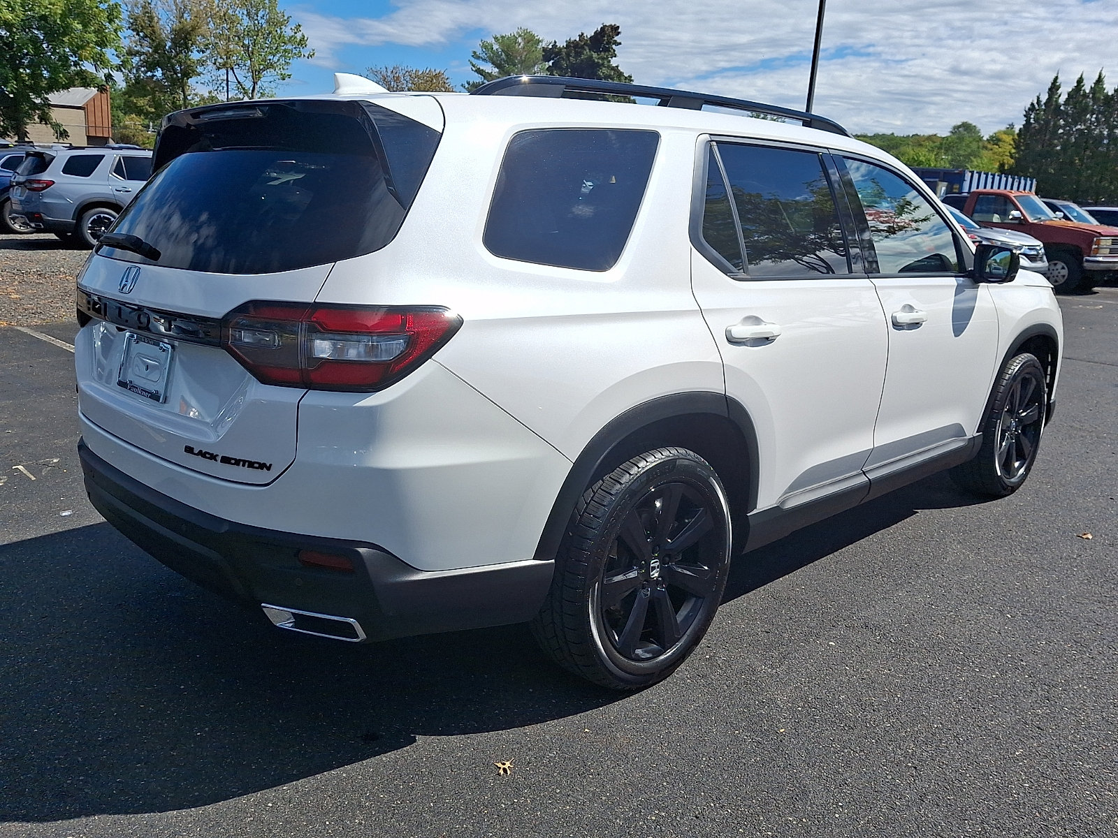 Certified 2025 Honda Pilot Black Edition image 6