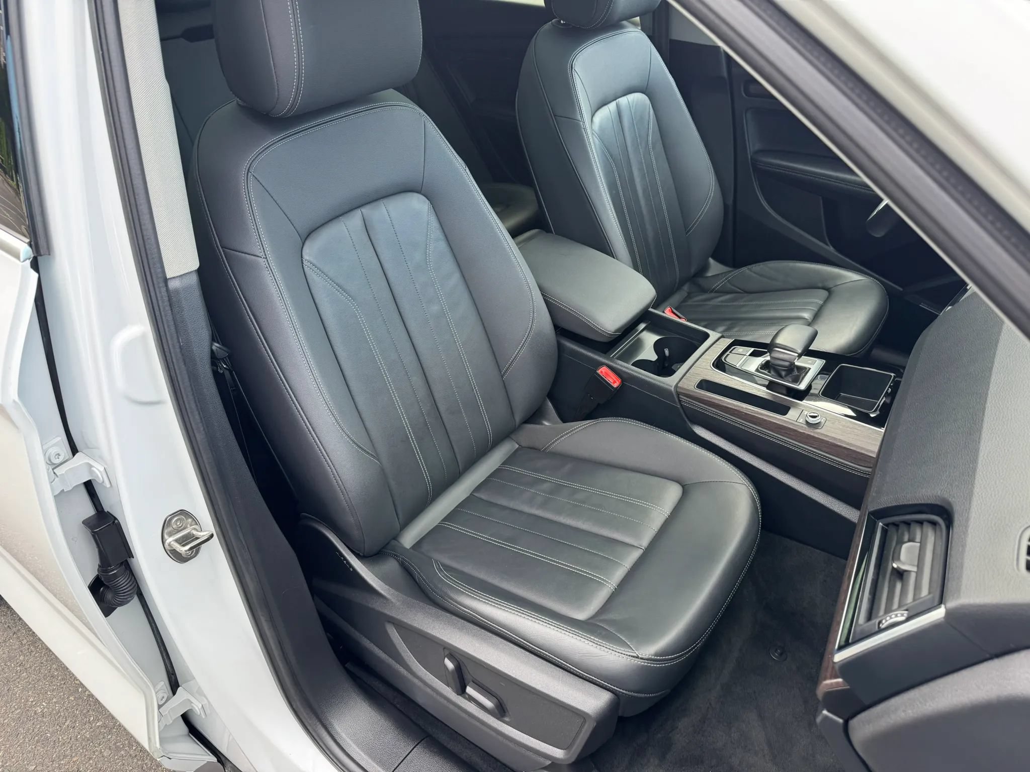 Used 2023 Audi Q5 2.0T Premium Plus w/ Premium Plus Package AWD/4WD image 25