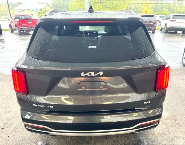 Used 2023 Kia Sorento SX image 4