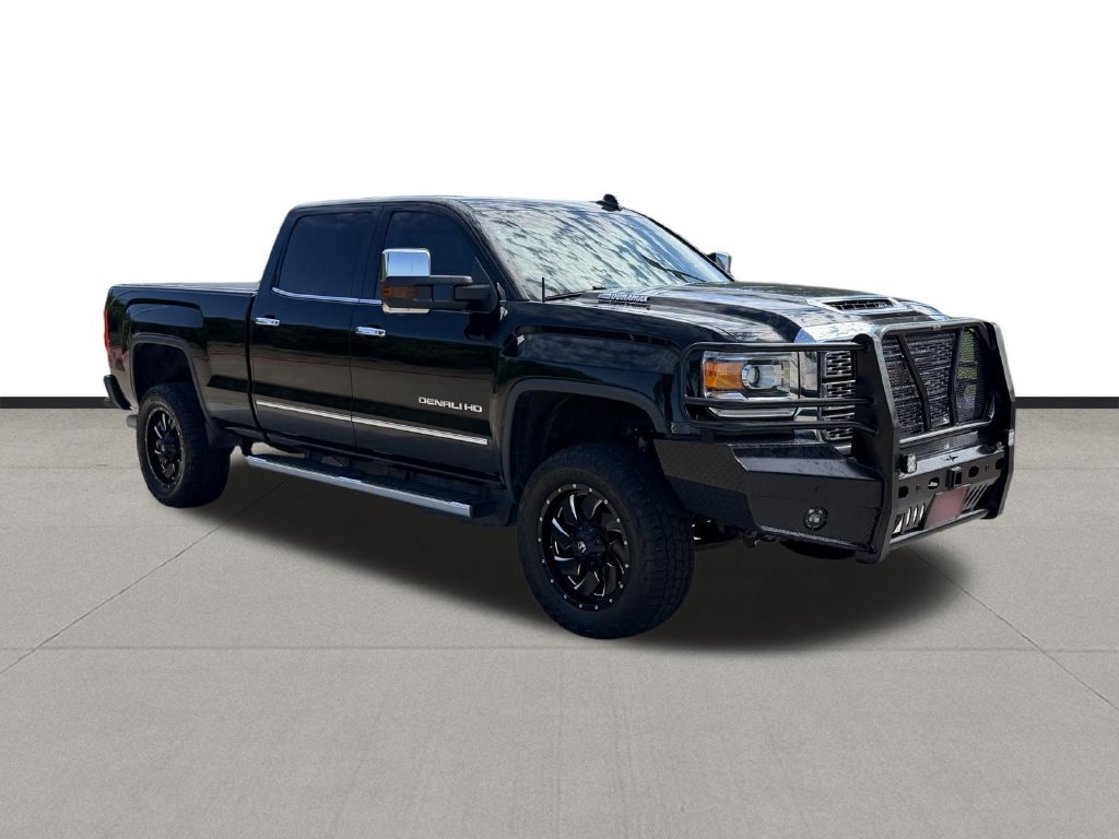 Used 2019 GMC Sierra 2500 Denali w/ Duramax Plus Package AWD/4WD image 3