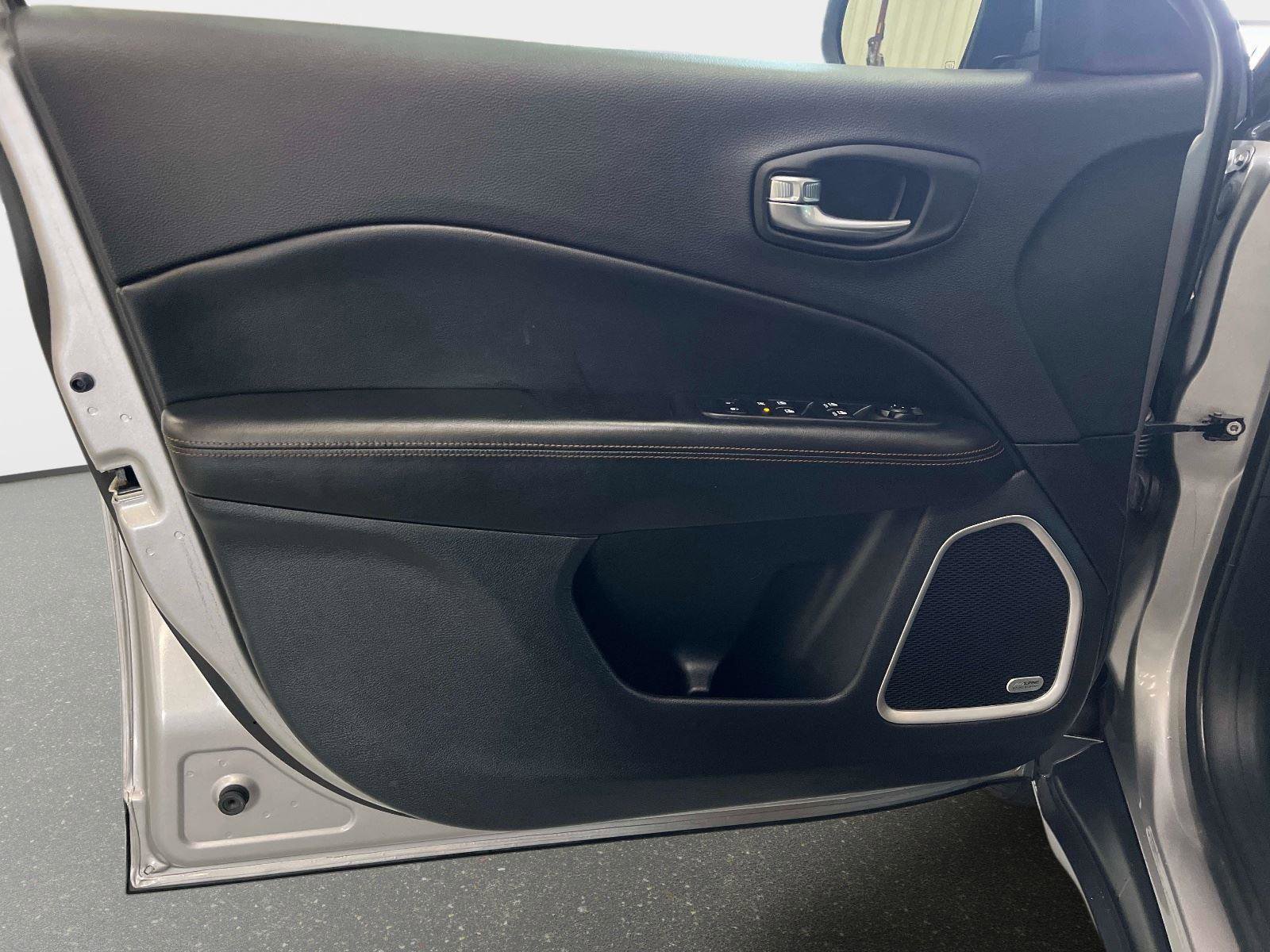 Used 2021 Jeep Compass Limited w/ Sun and Sound Group image 18