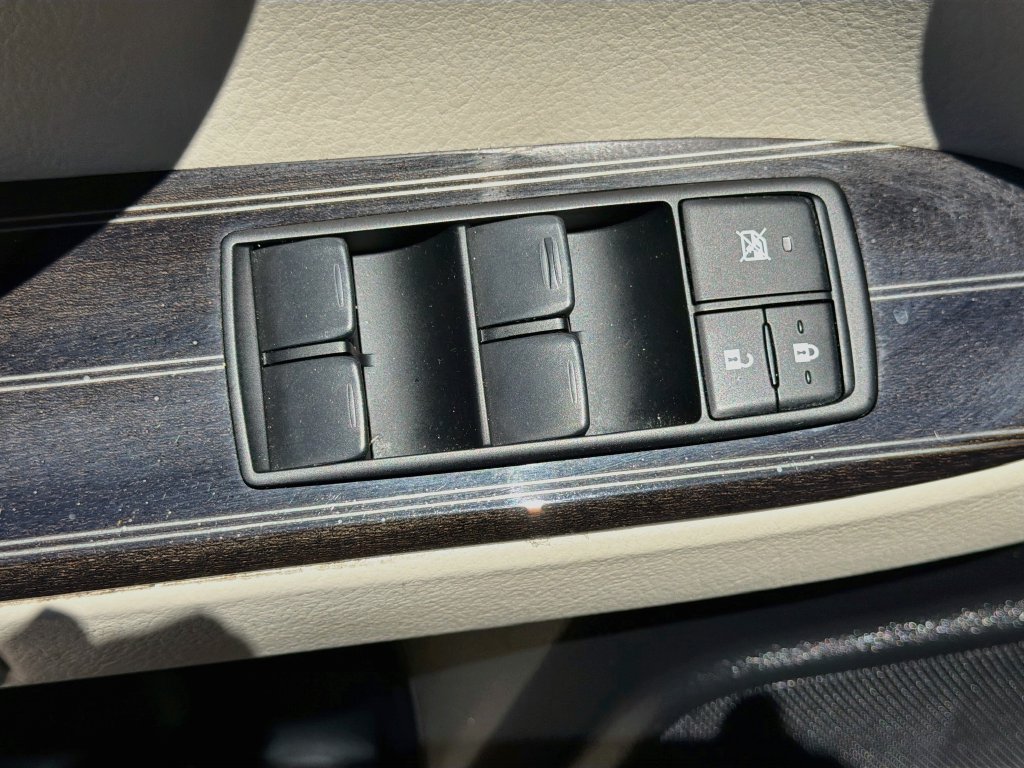 Used 2020 Lexus GX 460 Premium w/ Premium Package AWD/4WD image 17