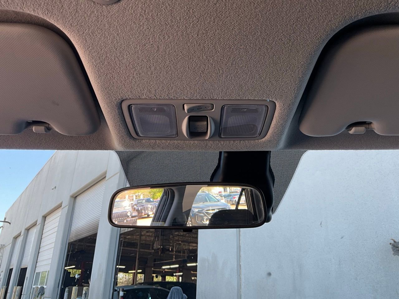 Used 2025 Hyundai Venue SEL image 15