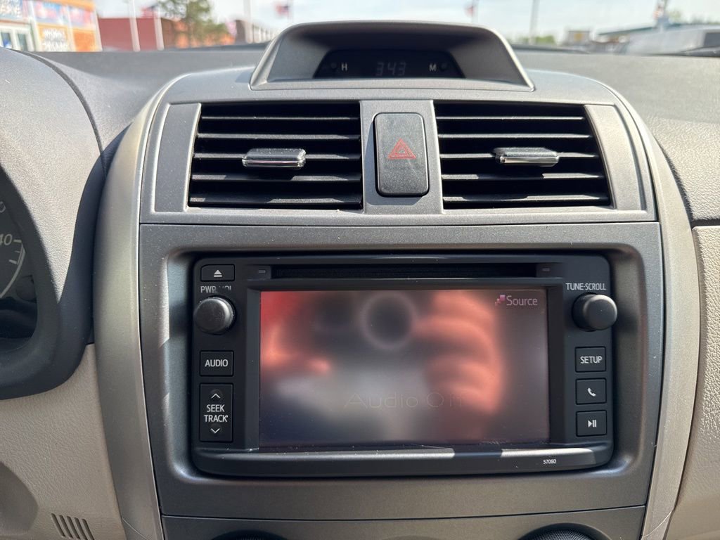 Used 2013 Toyota Corolla LE FWD image 15