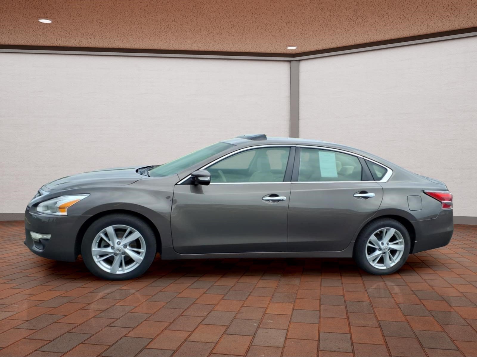Used 2015 Nissan Altima 2.5 SV w/ Convenience Package FWD image 5