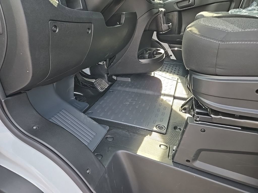 New 2026 RAM ProMaster 2500 w/ Convenience Group FWD image 32