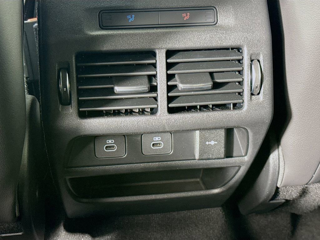 New 2026 Land Rover Discovery Sport Landmark image 26