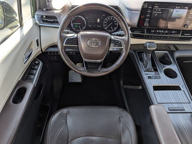 Used 2022 Toyota Sienna Platinum AWD/4WD image 12