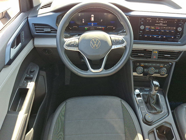 Used 2024 Volkswagen Taos SE AWD/4WD image 12