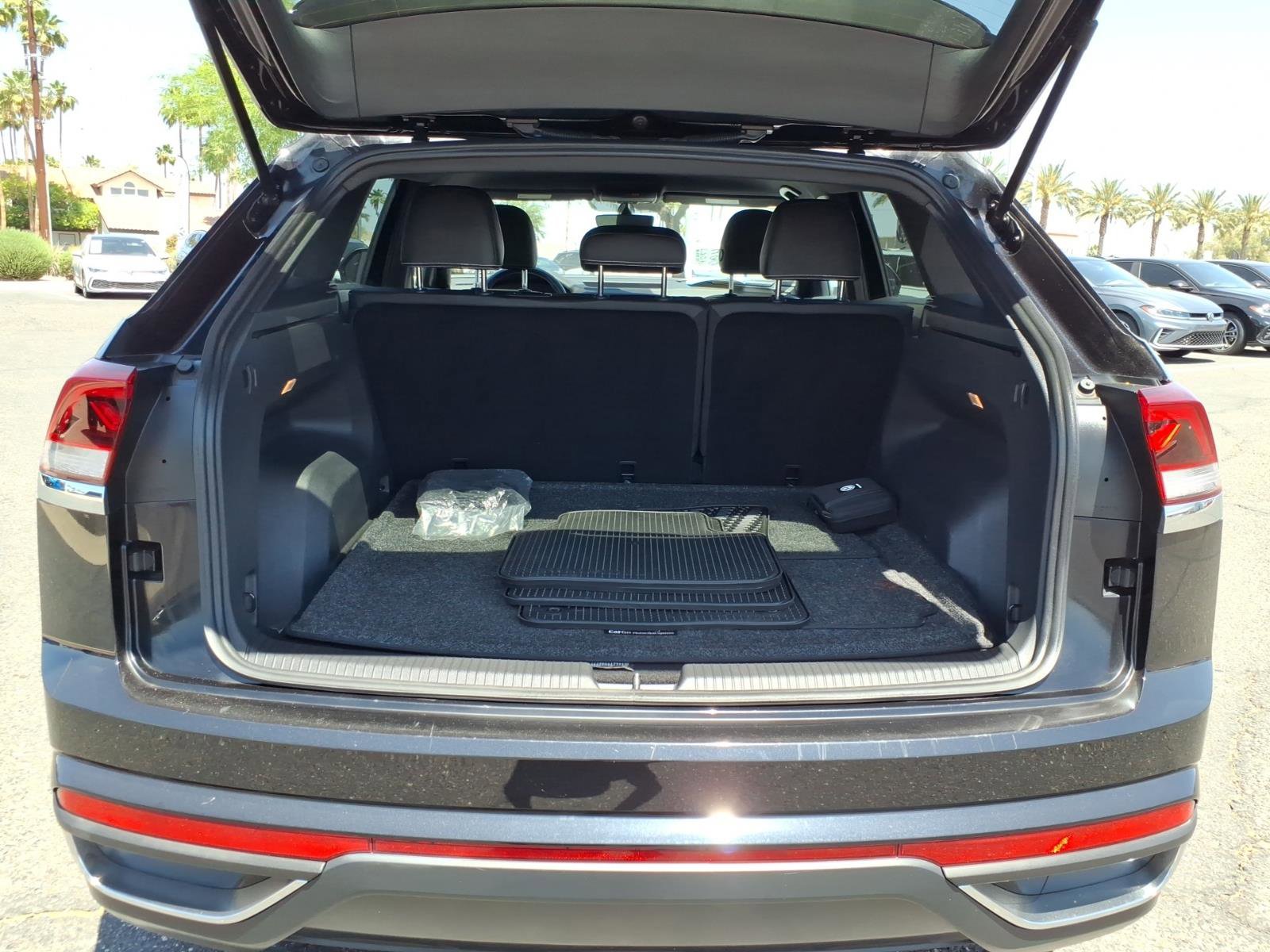 Certified 2023 Volkswagen Atlas Cross Sport SE FWD image 16