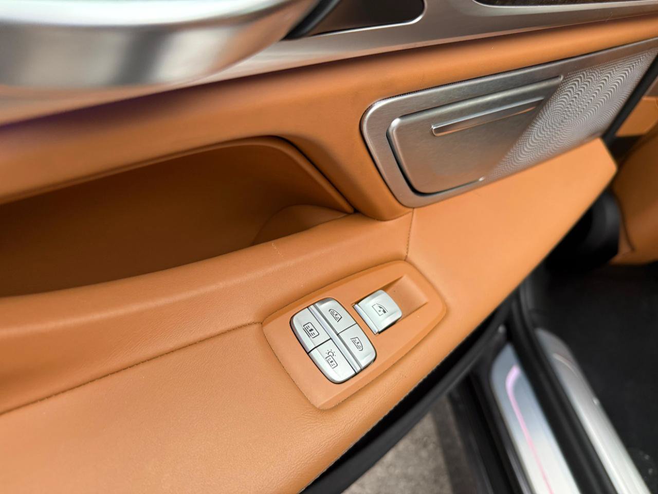 Used 2018 BMW 750i xDrive AWD/4WD image 28