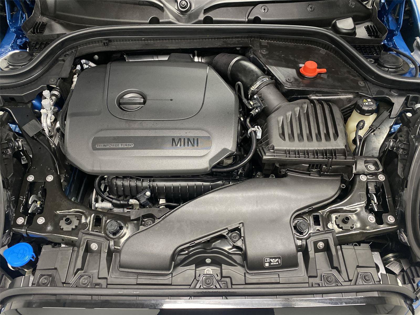 Certified 2024 MINI Cooper 2-Door Hardtop FWD image 22