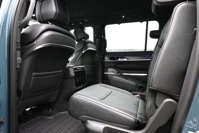 New 2026 Jeep Grand Wagoneer L Summit AWD/4WD image 26