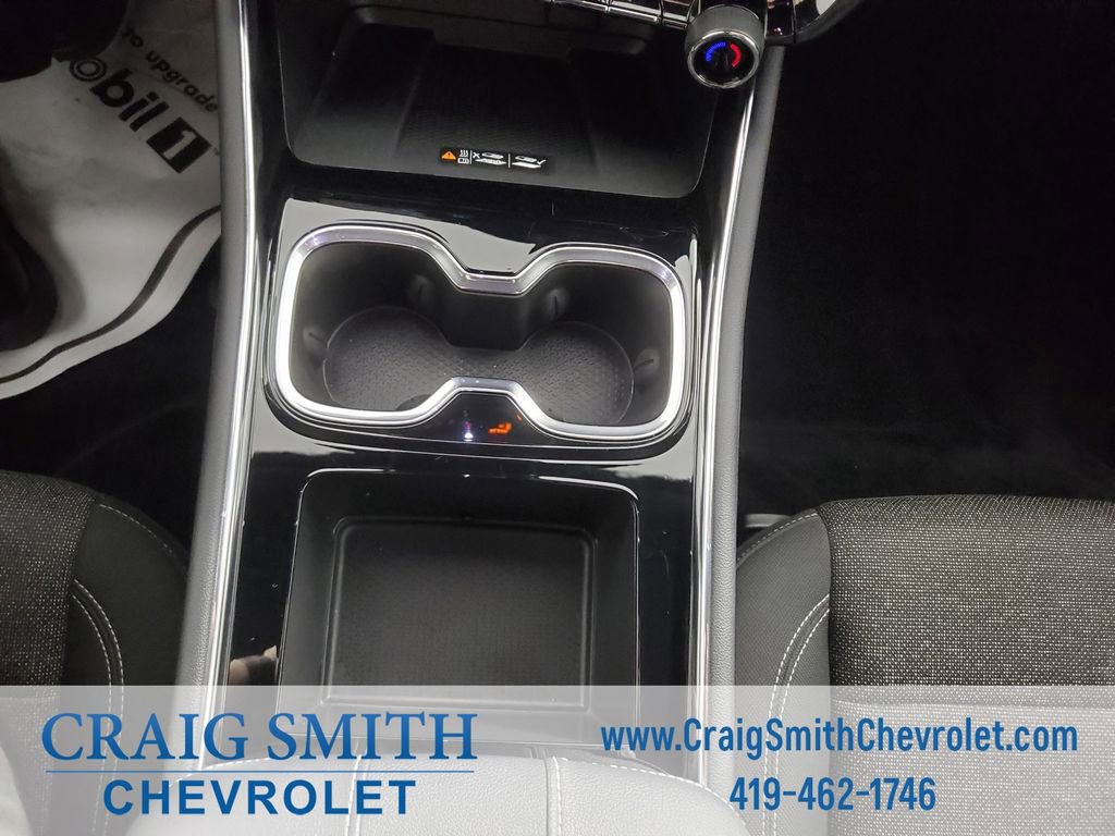 Used 2025 Chevrolet Traverse LT FWD image 28