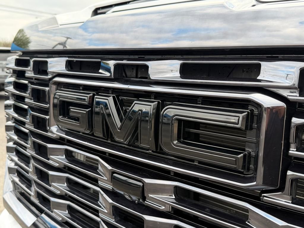 Used 2024 GMC Sierra 3500 Denali Ultimate image 25