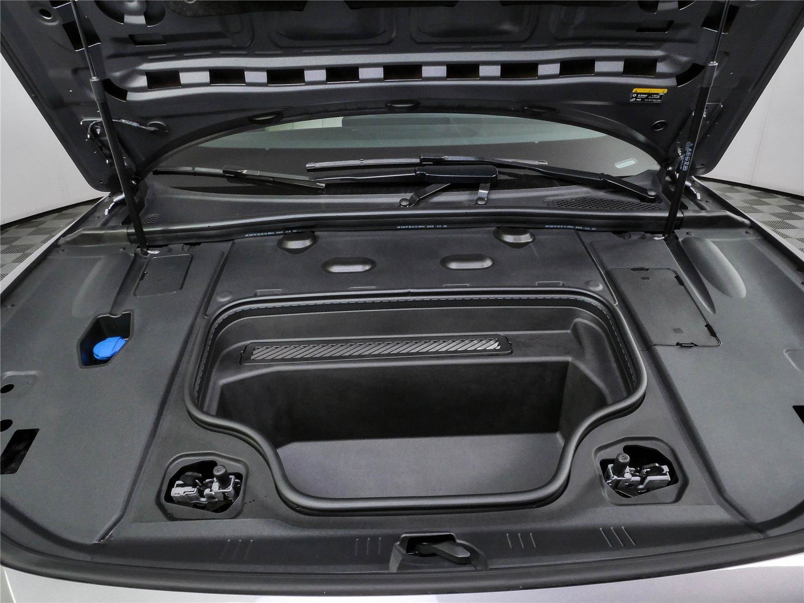 Used 2025 Audi A6 e-tron Premium w/ Ultra Package RWD image 34
