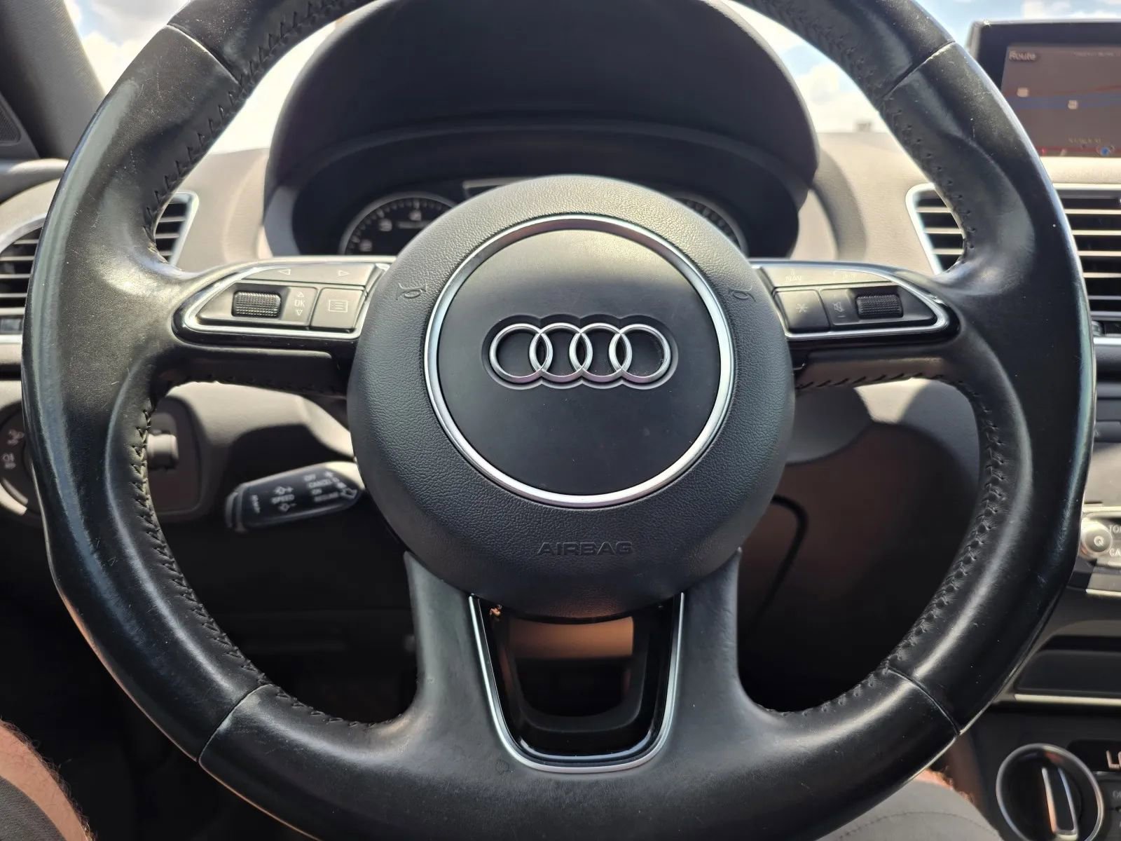 Used 2017 Audi Q3 2.0T Premium Plus w/ Premium Plus Package FWD image 23