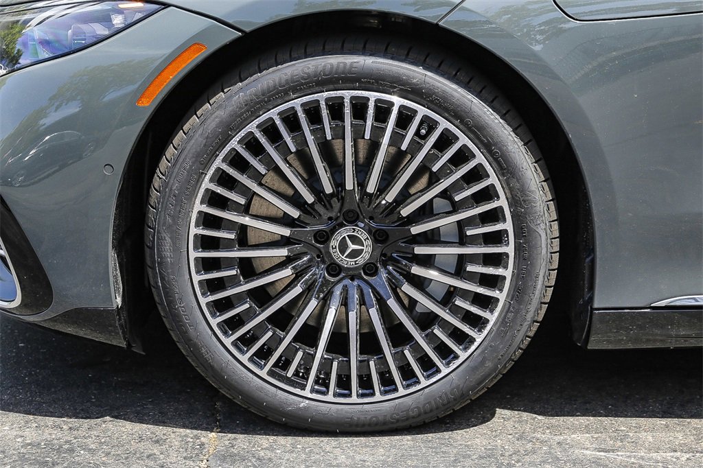 Used 2024 Mercedes-Benz EQS 580 4MATIC Sedan image 11