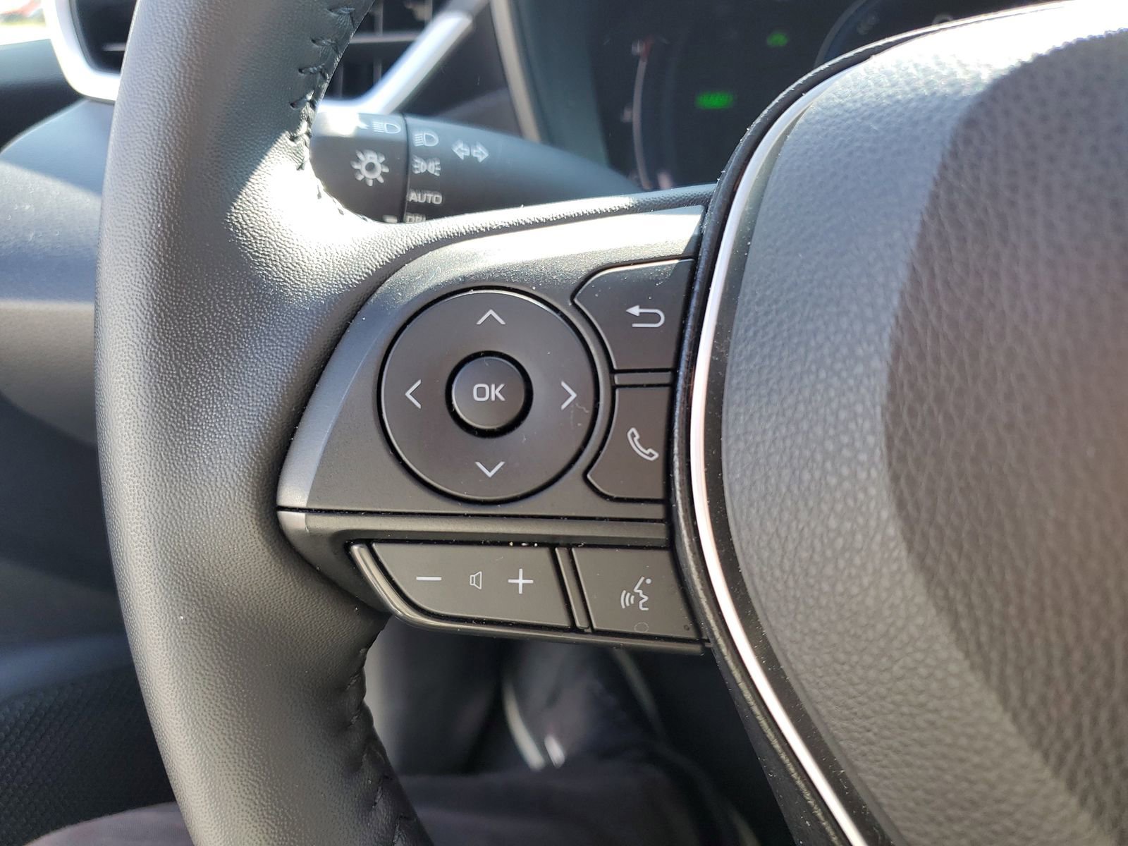 Certified 2025 Toyota Corolla SE w/ SE Premium Package image 21