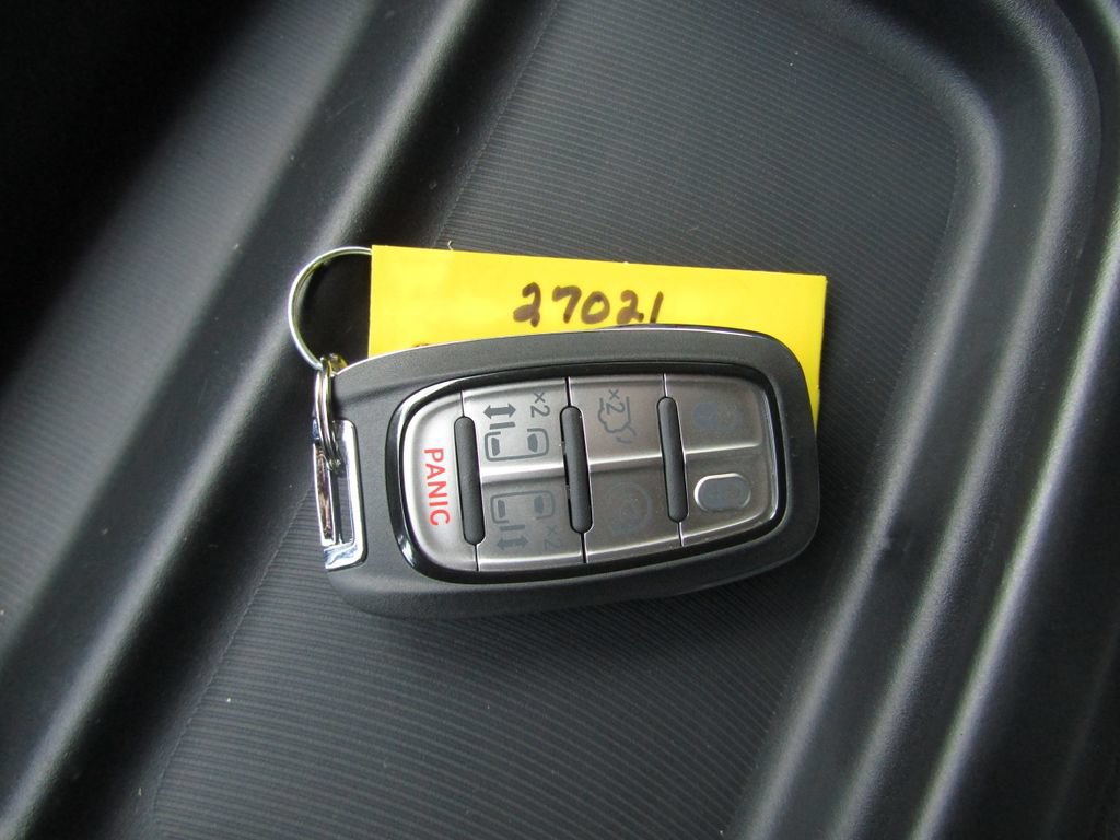 New 2027 Chrysler Pacifica Select FWD image 33
