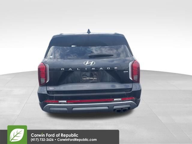 Used 2023 Hyundai Palisade SEL image 2