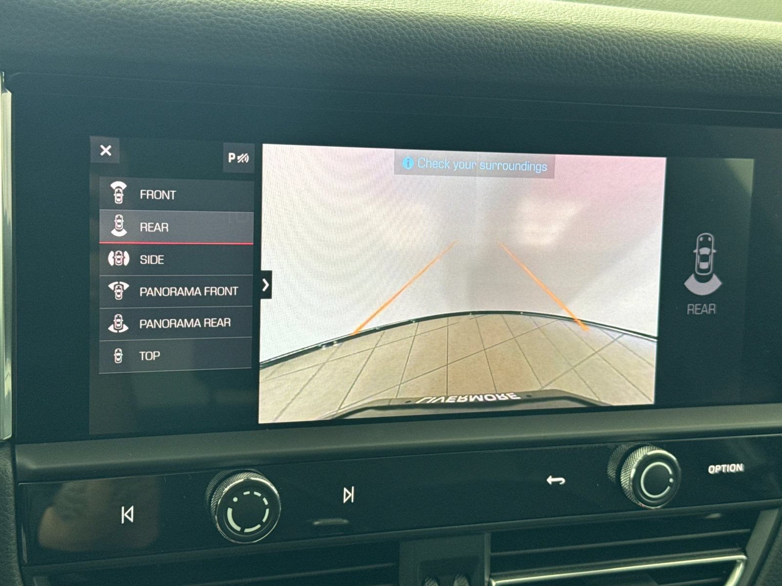 Certified 2025 Porsche Macan w/ Premium Package Plus AWD/4WD image 20