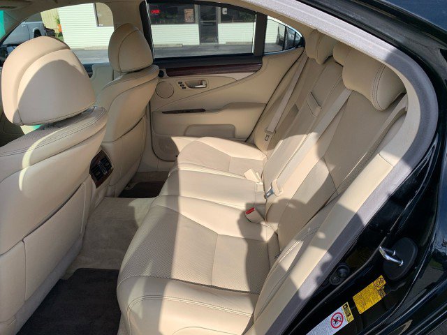 Used 2014 Lexus LS 460 w/ Ultra Luxury Package RWD image 11