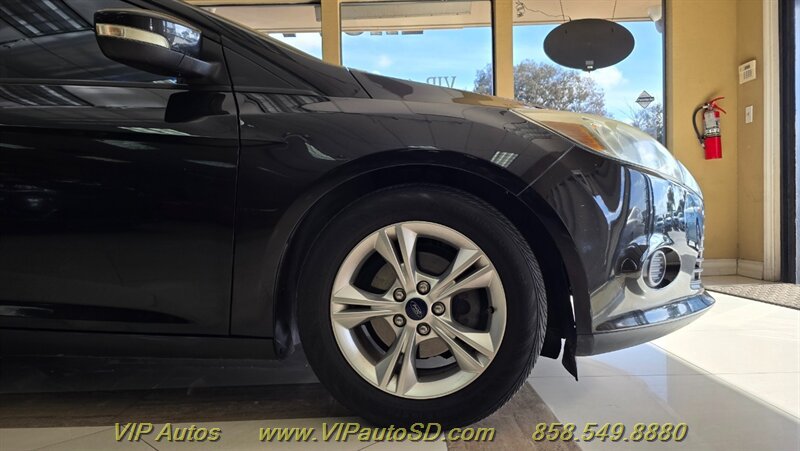 Used 2014 Ford Focus SE FWD image 23