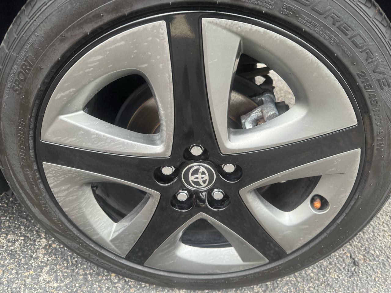 Used 2022 Toyota Prius XLE FWD image 27