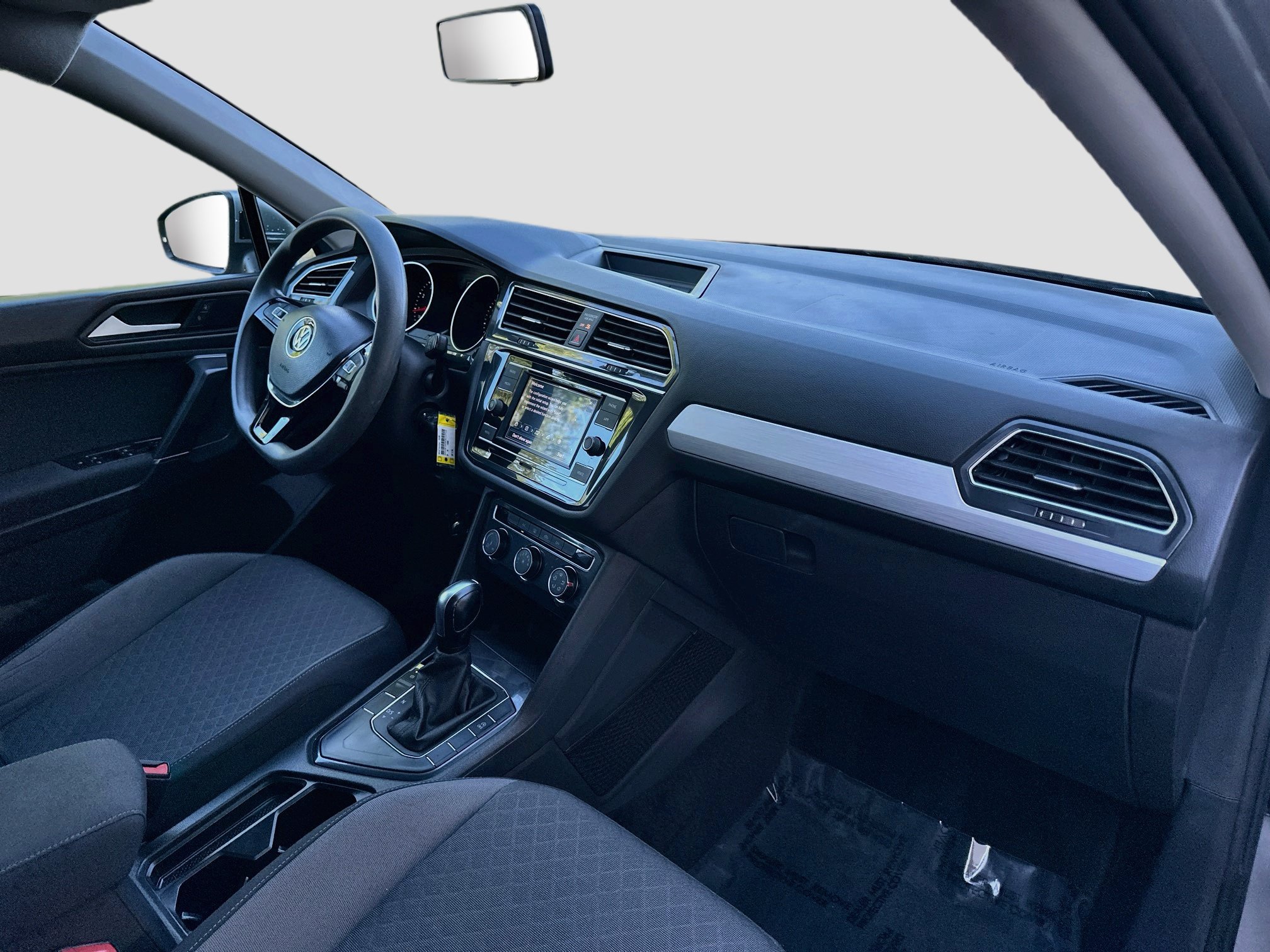 Used 2020 Volkswagen Tiguan S FWD image 31