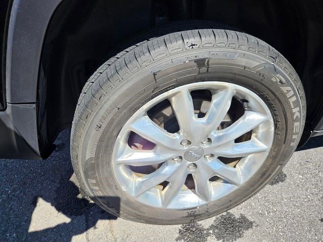 Used 2017 Jeep Cherokee Limited image 26