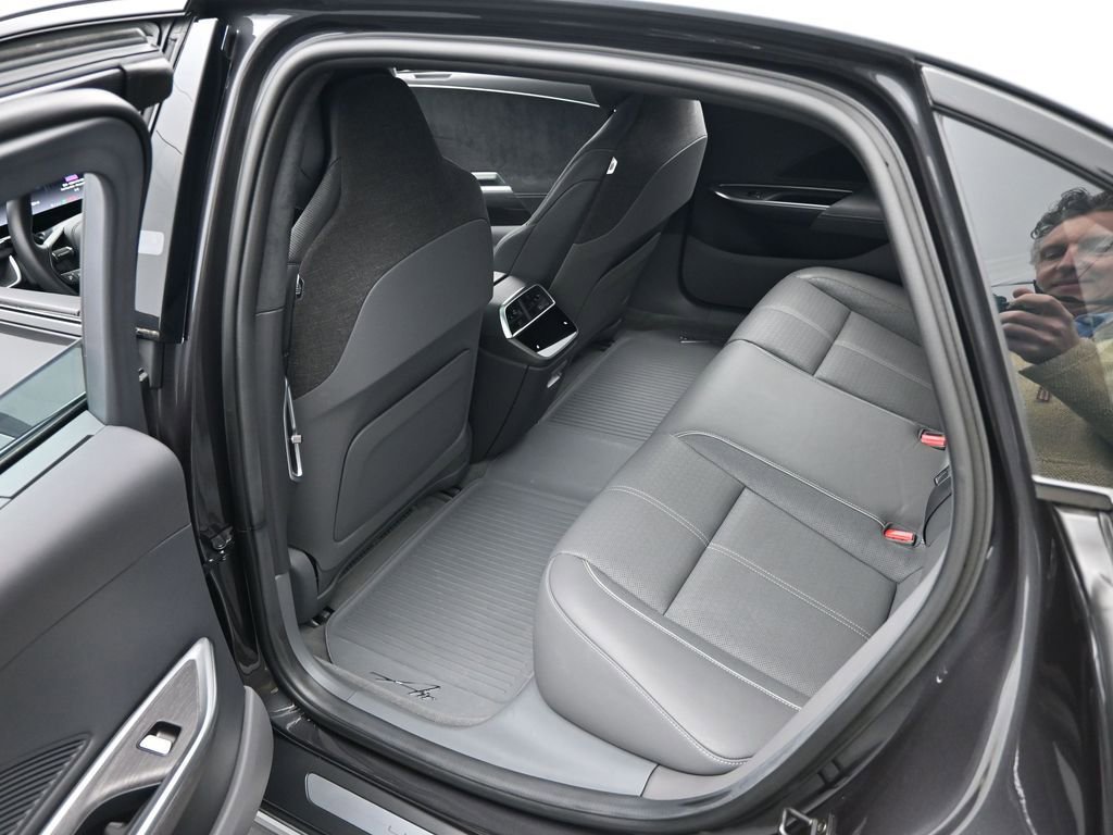 Used 2022 Lucid Air Grand Touring image 27