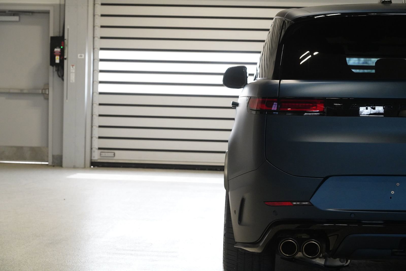 Used 2025 Land Rover Range Rover Sport SV Edition Two image 12