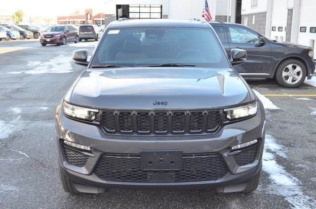 New 2025 Jeep Grand Cherokee Limited image 3