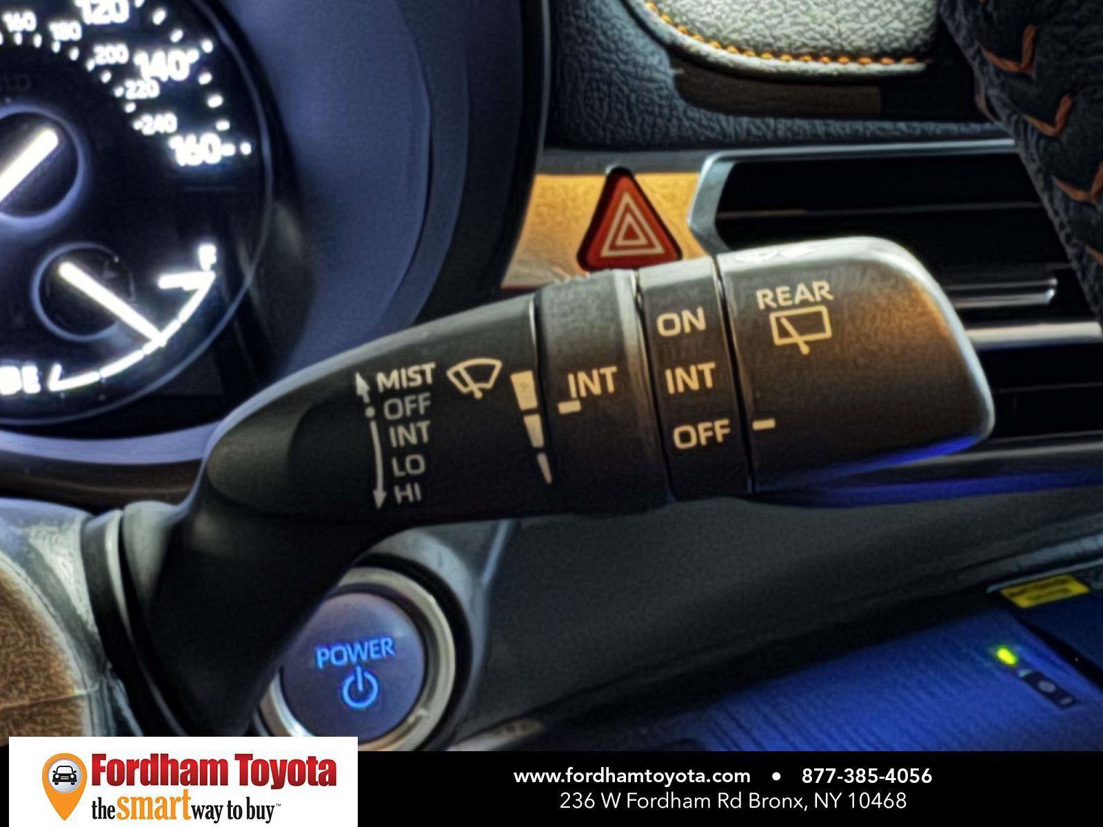 Used 2024 Toyota Sienna XSE w/ XSE Plus Package image 24