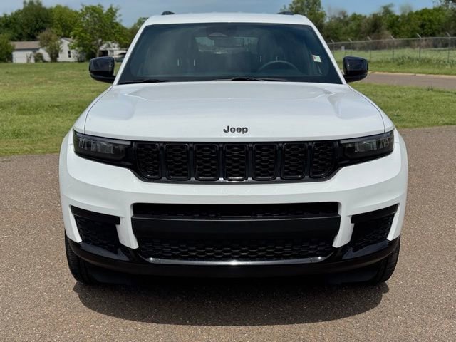 Used 2024 Jeep Grand Cherokee L Laredo image 2