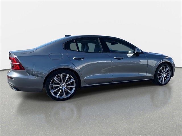 Used 2019 Volvo S60 T6 Momentum w/ Premium Package image 5