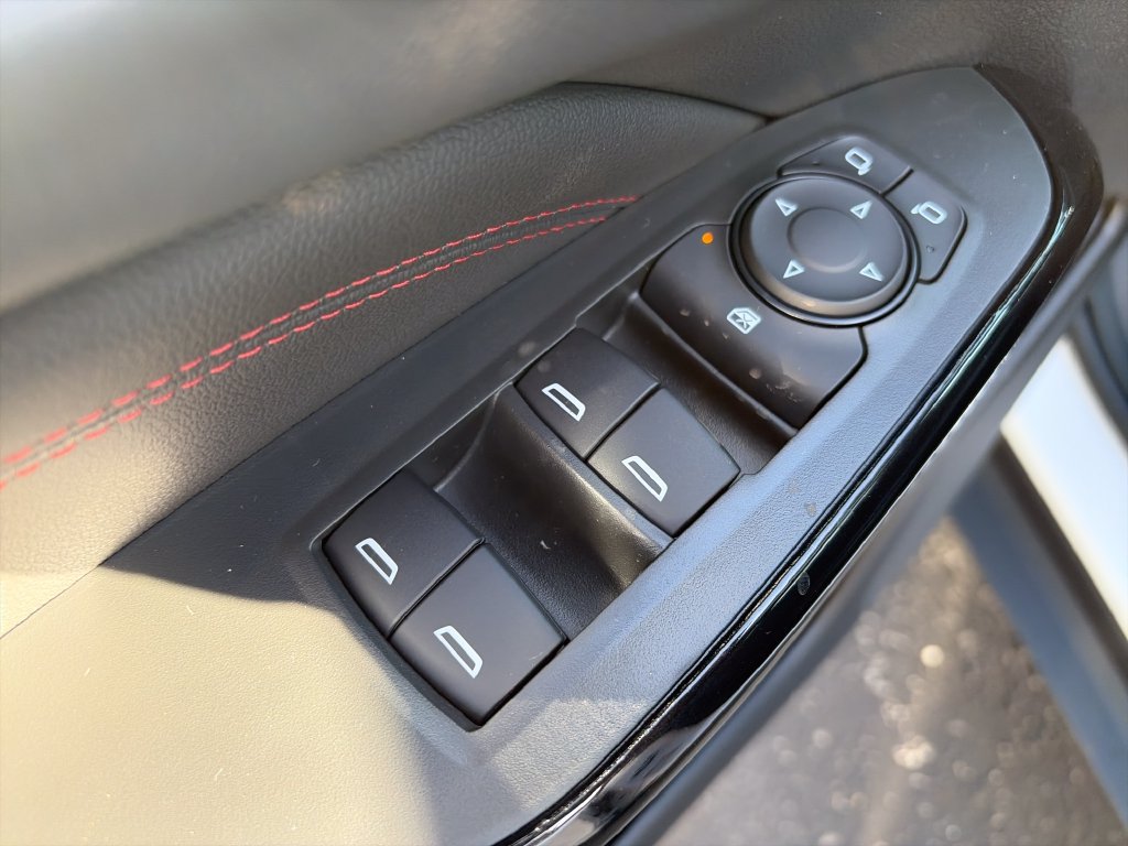 New 2026 Chevrolet Trax RS w/ Sunroof Package FWD image 15