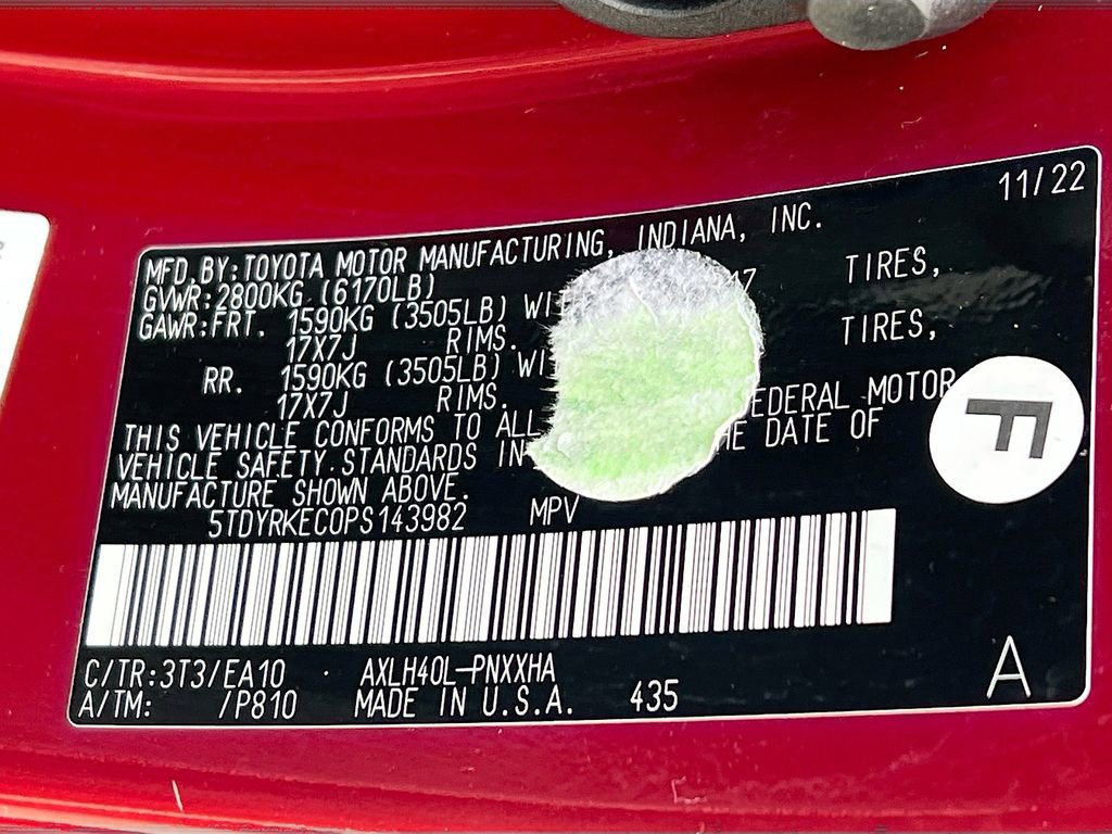 Used 2023 Toyota Sienna XLE image 29