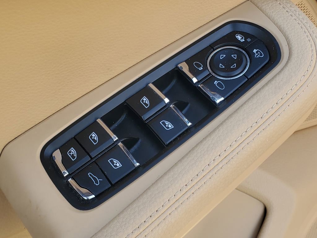 Used 2018 Porsche Macan image 9