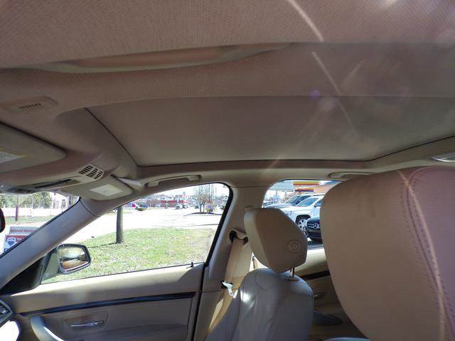 Used 2015 BMW 328i Gran Turismo xDrive image 10